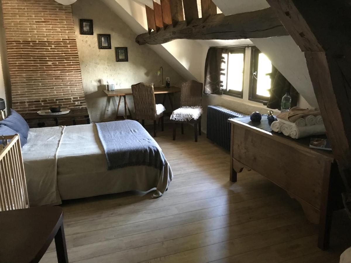 Chambre D'Hotes Chez Gustave & Compagnie Choussy エクステリア 写真